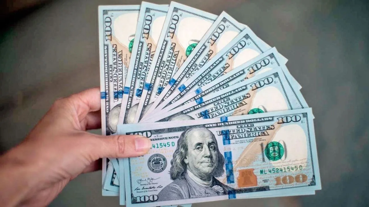 Mercado en alerta y economía en contracción: el riesgo país superó los 700 puntos y el dólar marcó un nuevo récord en 2026