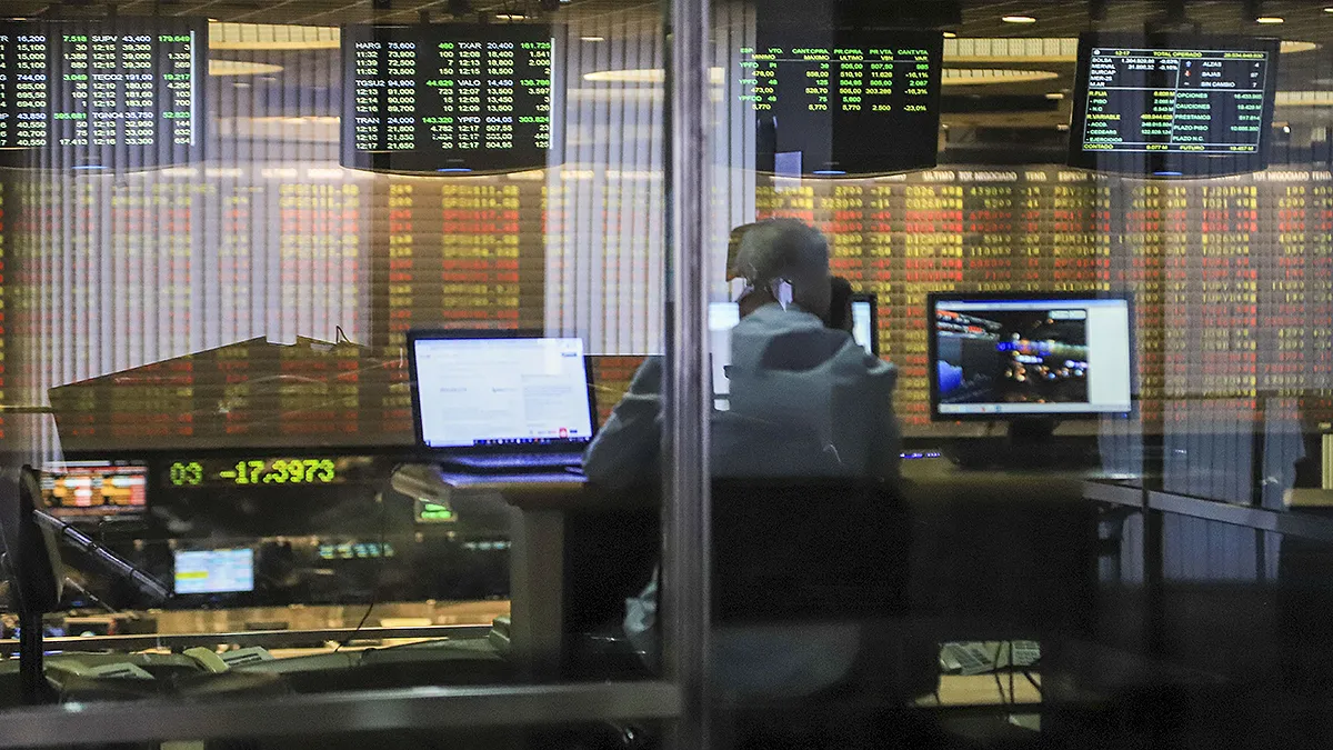 Nueva caída de bonos y acciones: el riesgo país escaló a 611 puntos básicos