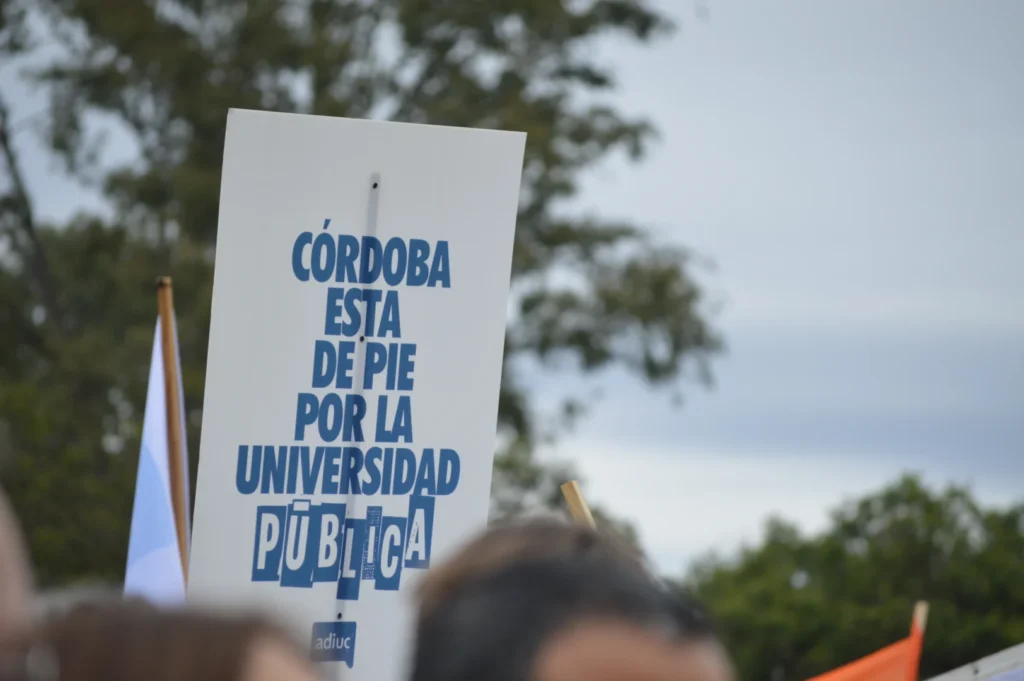 La comunidad universitaria de Córdoba, compuesta por más de 70 mil personas, se movilizó en la última marcha federal en Abril.