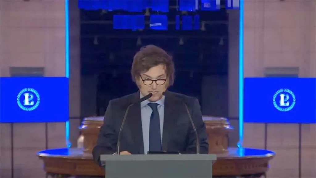 “La universidad pública hoy no le sirve a nadie más que a los hijos de la clase alta y los ricos”, sostuvo Milei; que también apuntó contra rectores.