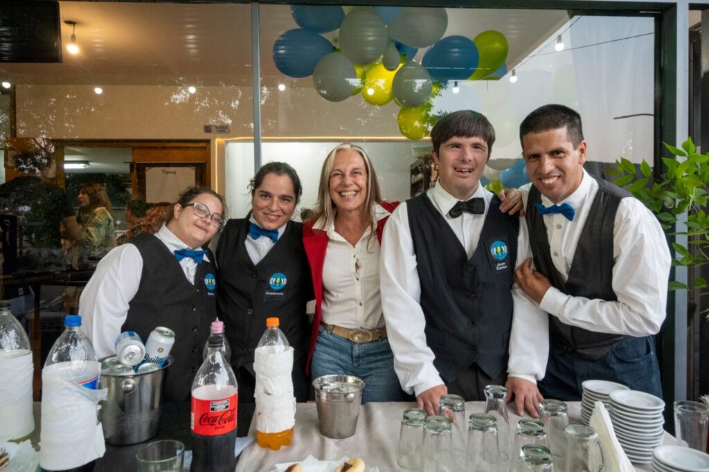 La cafetería "Sosneado", el primer establecimiento en Córdoba gestionado por personas con discapacidad. Foto: Julia Parodi.