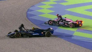 Franco Colapinto sacado de pista por Esteban Ocon en la primera curva del GP de Qatar