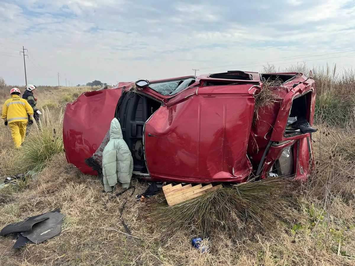 Rutas trágicas: una mujer perdió la vida en un vuelco en la ruta 27 ...