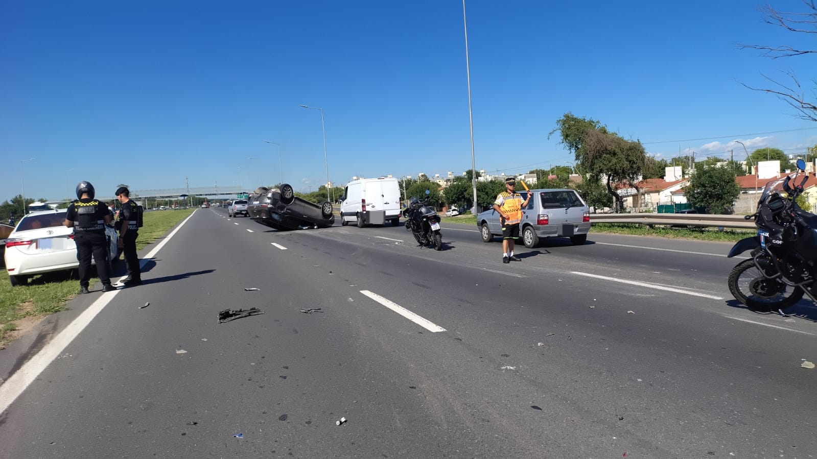Choque y vuelco en Circunvalación: tres vehículos involucrados y un ...
