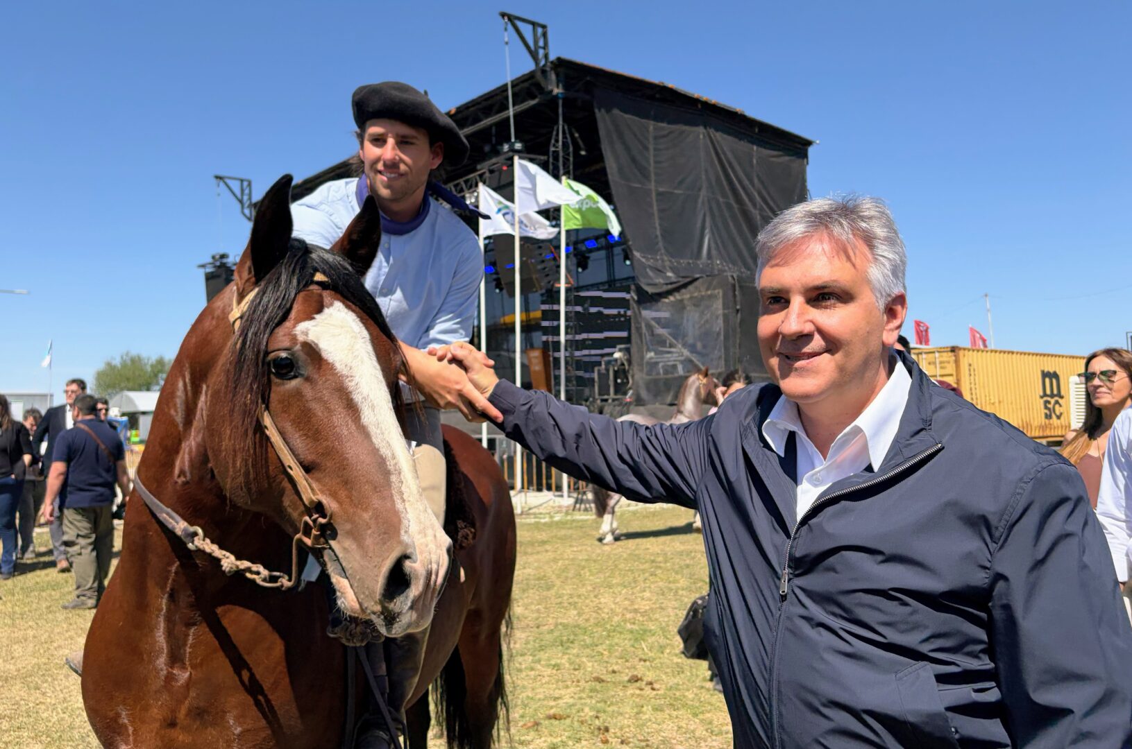 Bell Ville vive la ExpoBell 2026 con la visita del Gobernador, anuncios de créditos y entregas para escuelas locales
