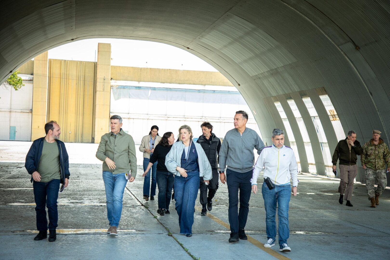 Papa León XIV en Córdoba: autoridades nacionales y provinciales recorrieron FAdeA y supervisaron los preparativos